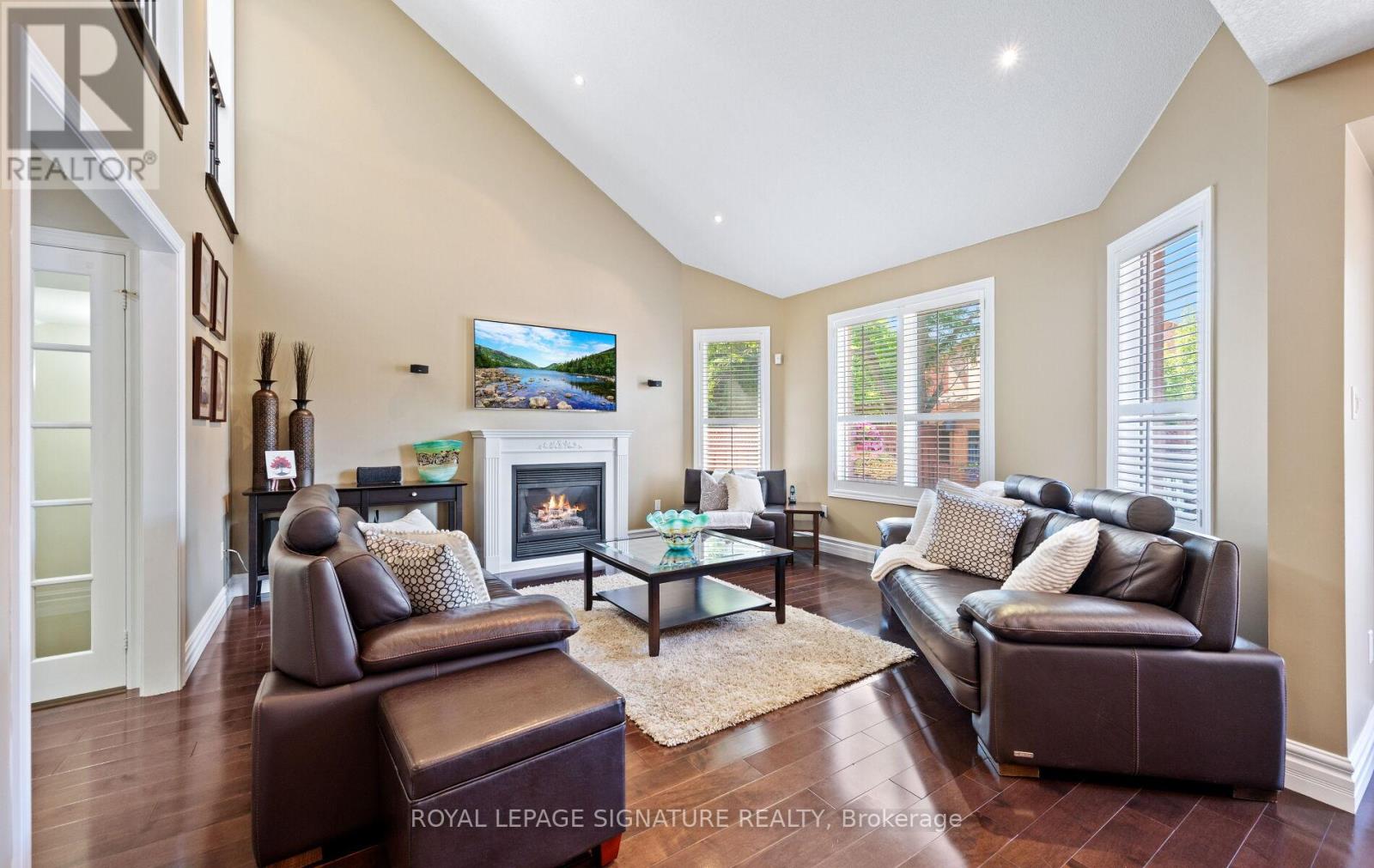 Photo 9 of 49 Harley Avenue, Halton Hills ON