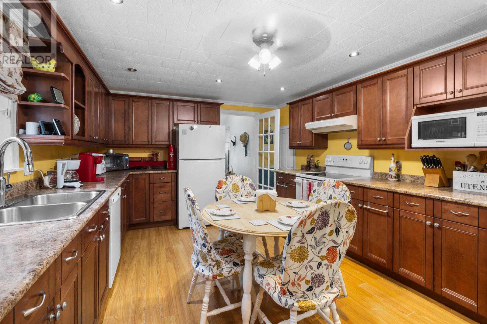 11 MARION Way - 13