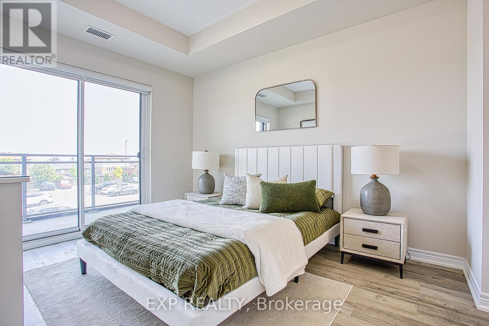 Photo 7 of 215 121 Highway 8, Hamilton ON