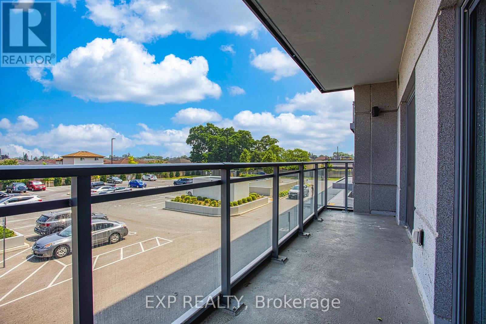 Photo 13 of 215 121 Highway 8, Hamilton ON