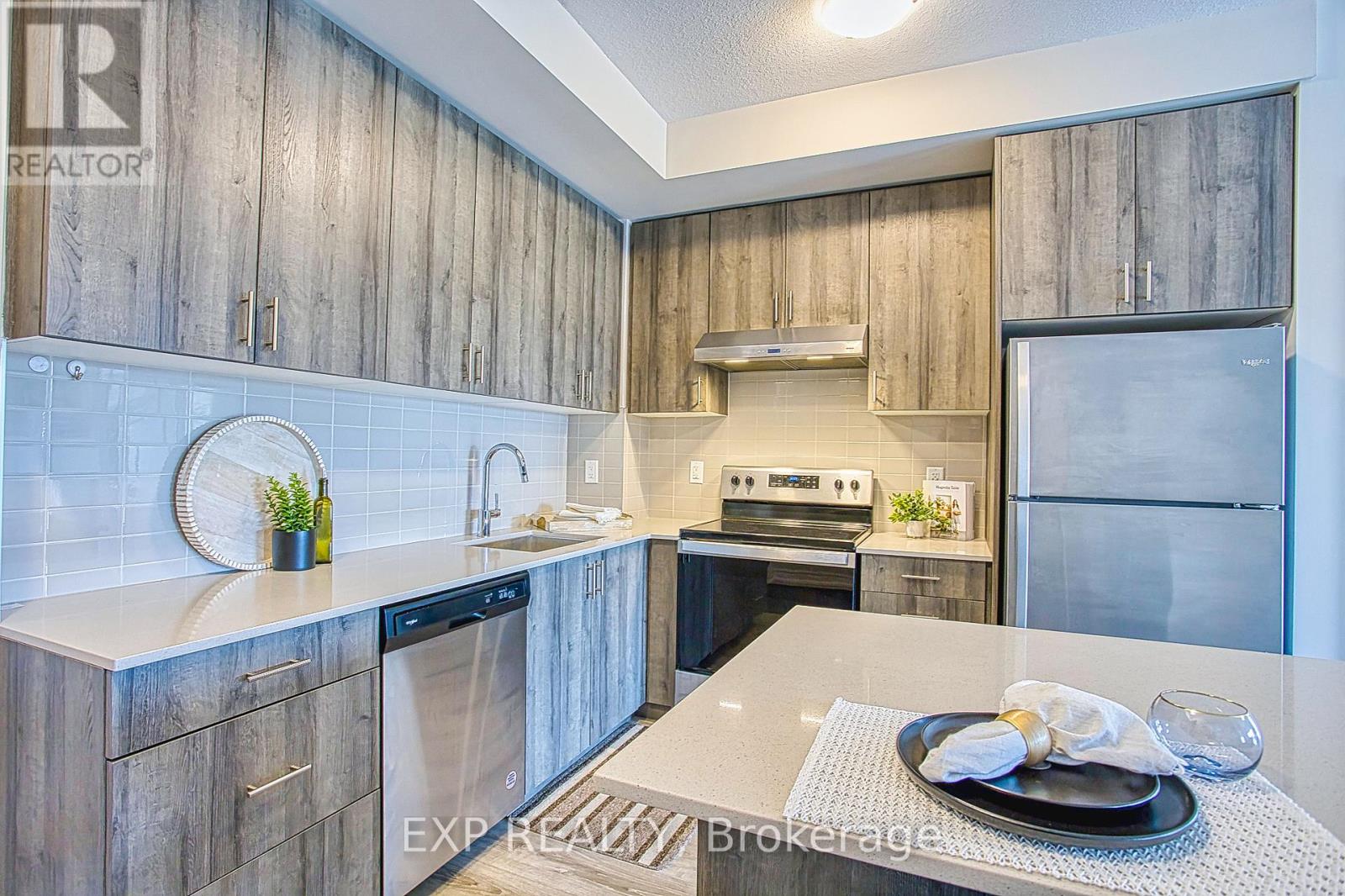 Photo 25 of 215 121 Highway 8, Hamilton ON