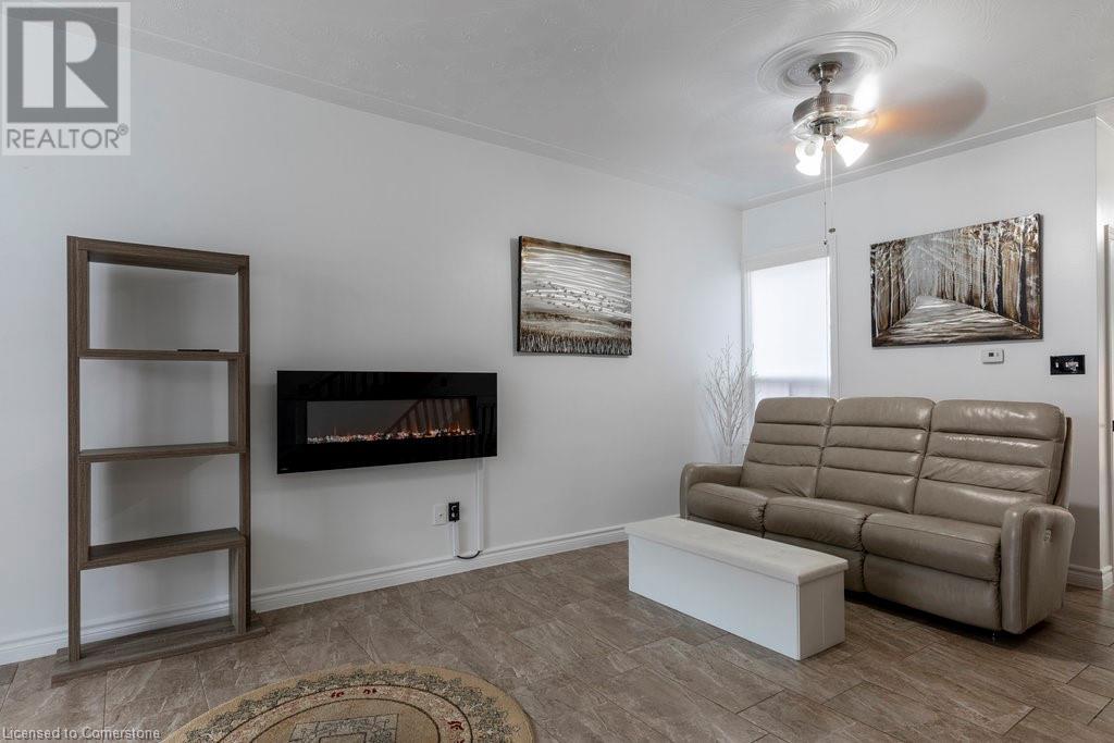 Photo 4 of 52 Clyde Street, Hamilton ON