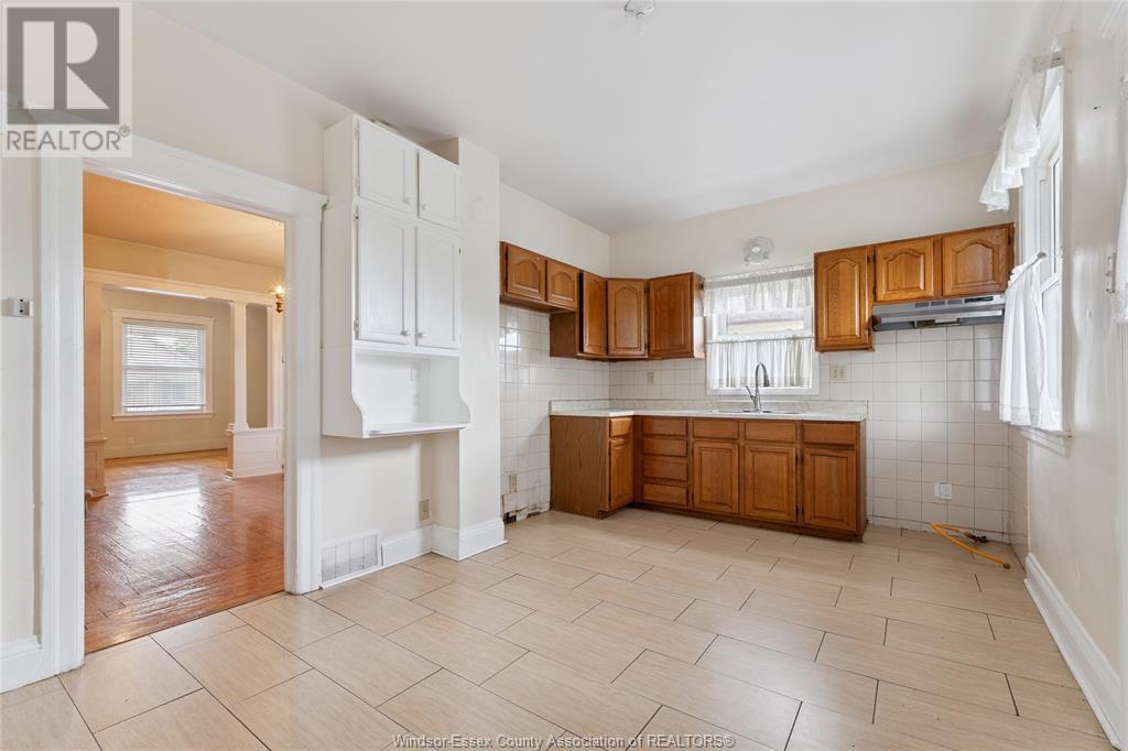Photo 2 of 805 Pierre, Windsor ON