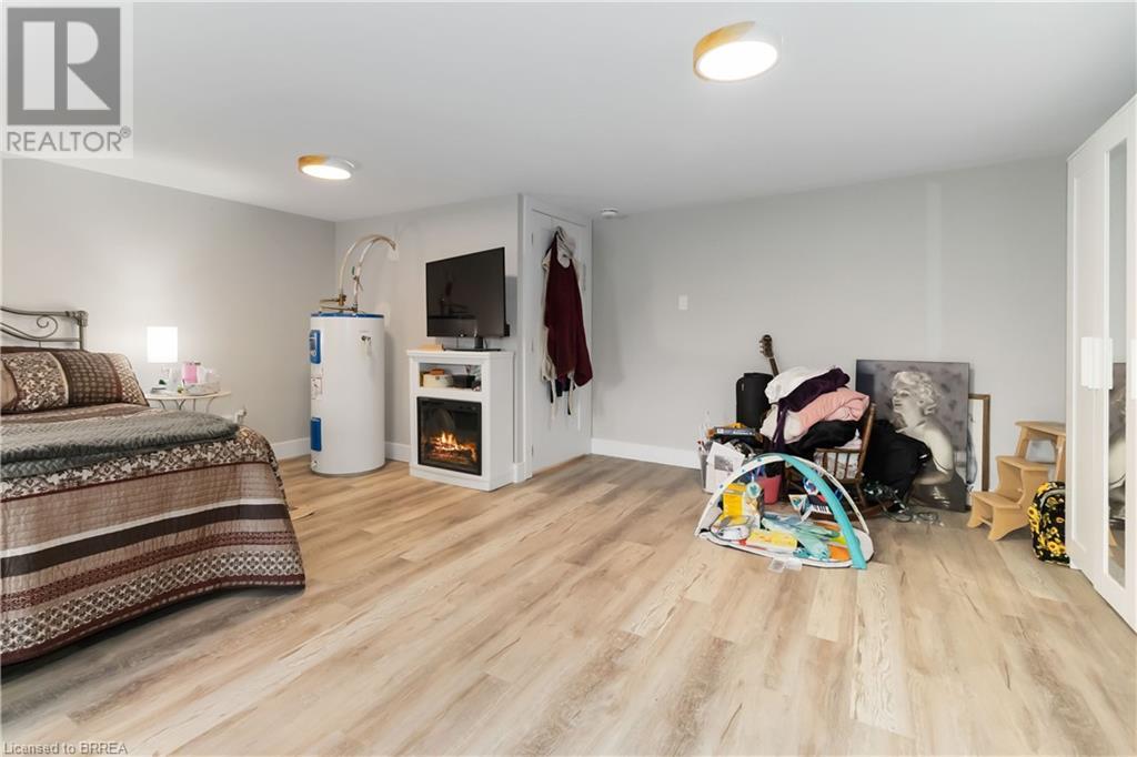 Photo 3 of 112 King Street, Burford ON