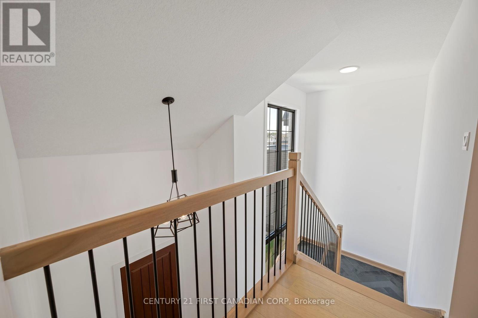 Photo 15 of 5 Hartland Circle, St Thomas ON
