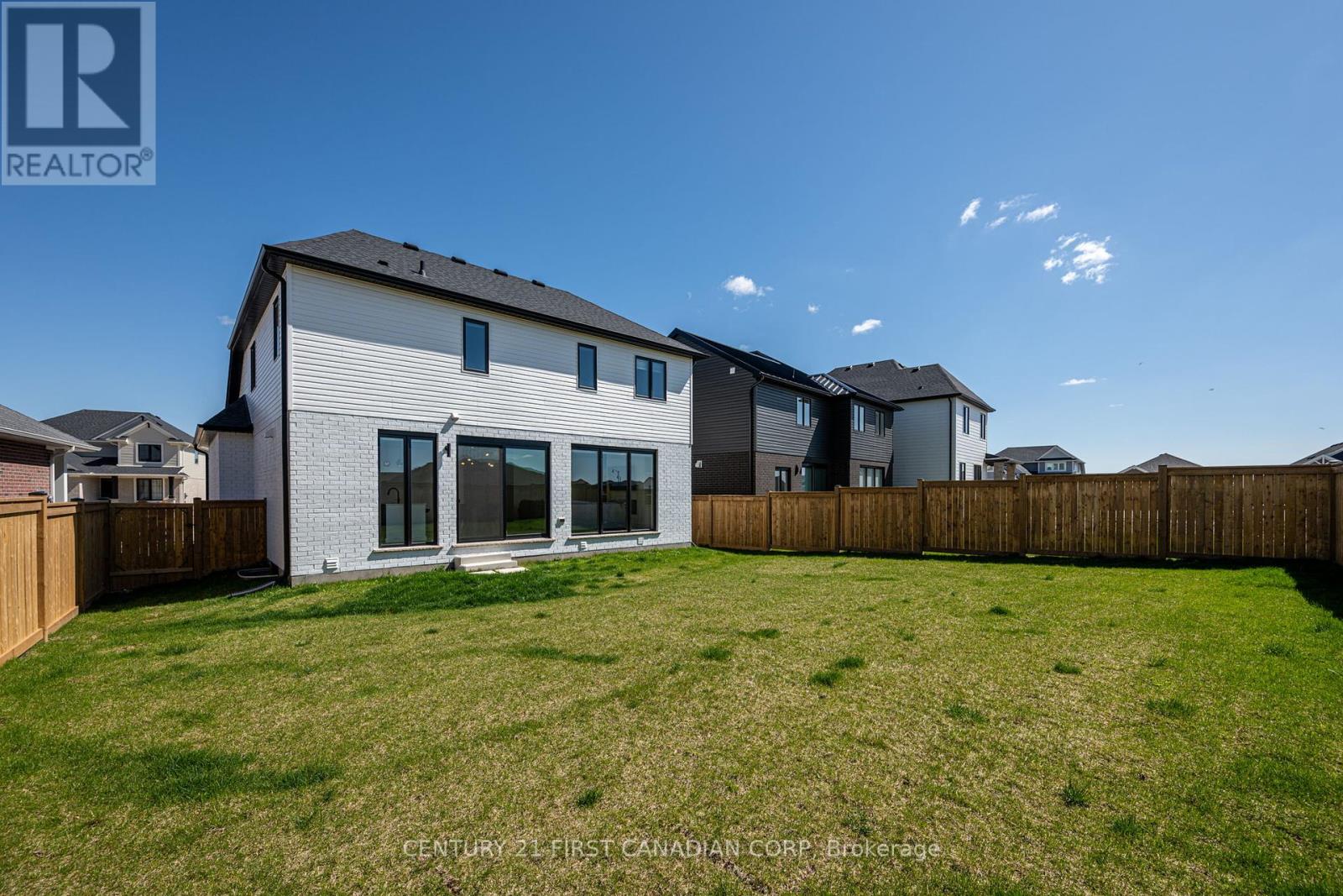Photo 8 of 5 Hartland Circle, St Thomas ON