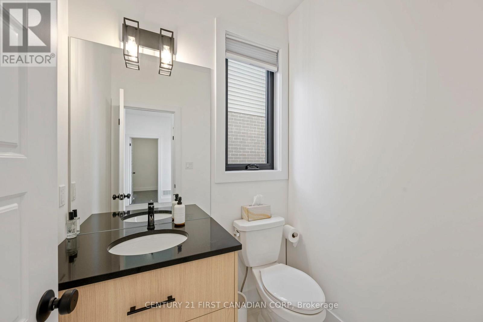 Photo 1 of 5 Hartland Circle, St Thomas ON