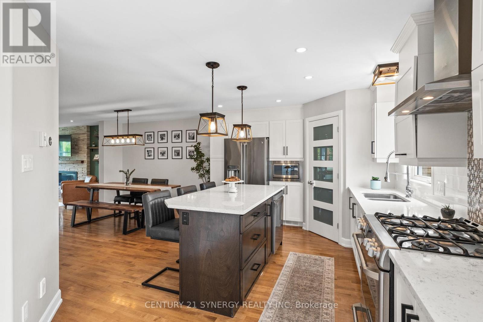 Photo 4 of 406 Provence Avenue, Russell ON