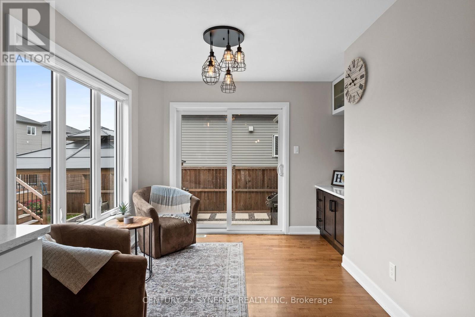 Photo 10 of 406 Provence Avenue, Russell ON