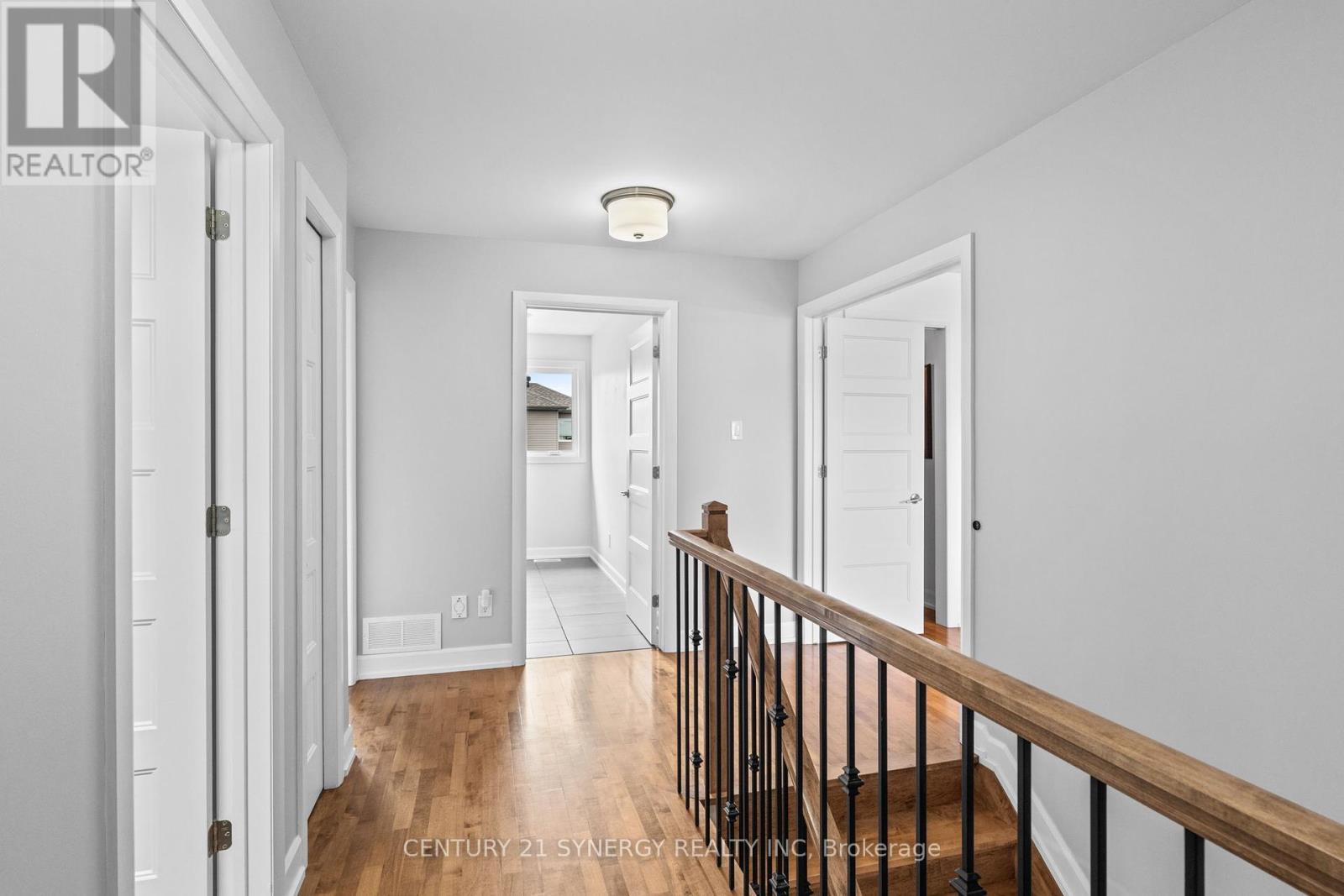 Photo 36 of 406 Provence Avenue, Russell ON