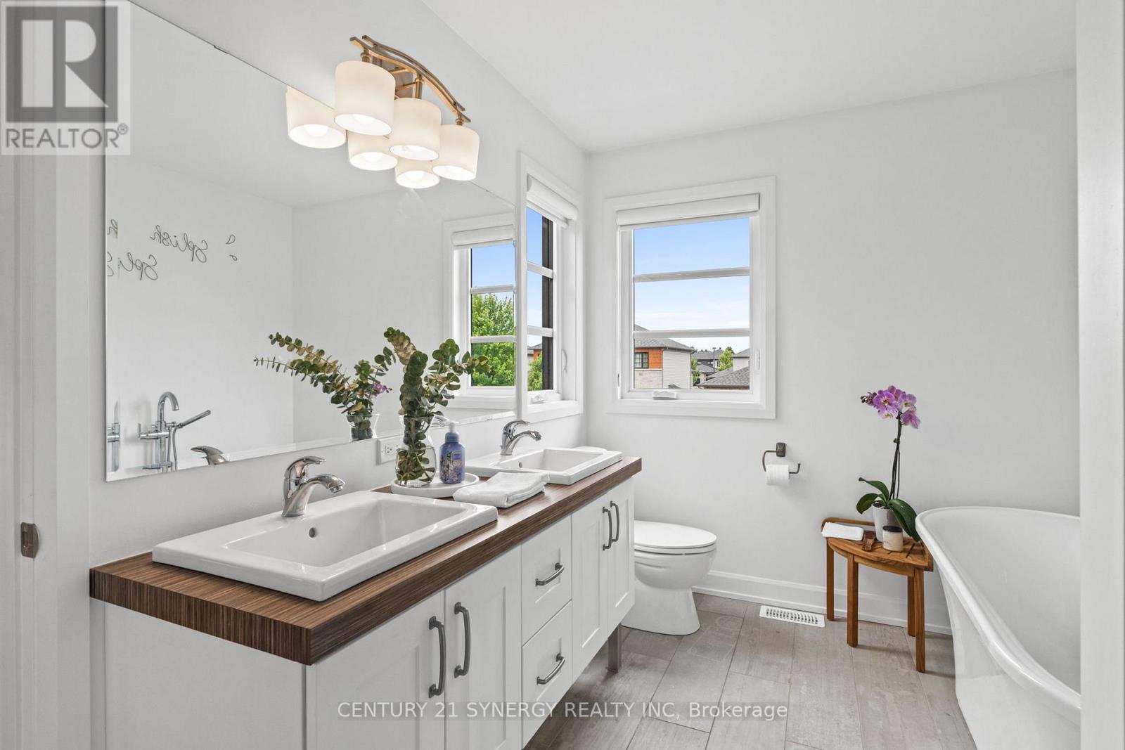 Photo 48 of 406 Provence Avenue, Russell ON