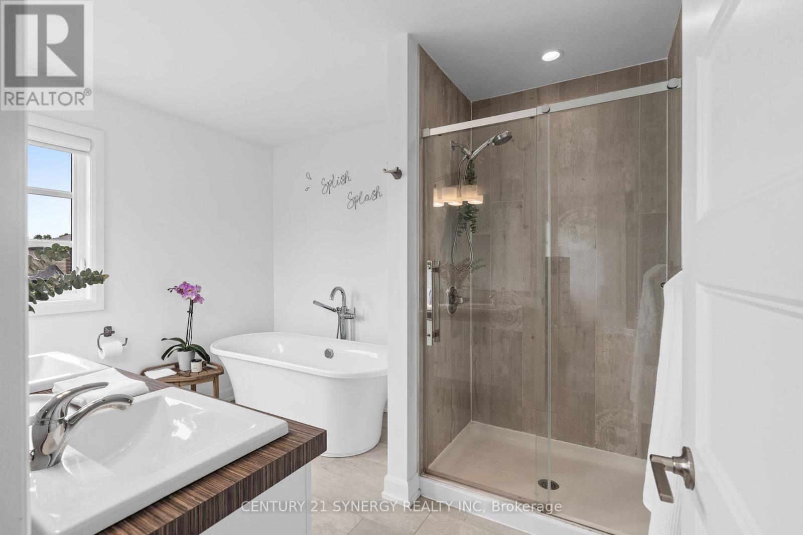 Photo 7 of 406 Provence Avenue, Russell ON
