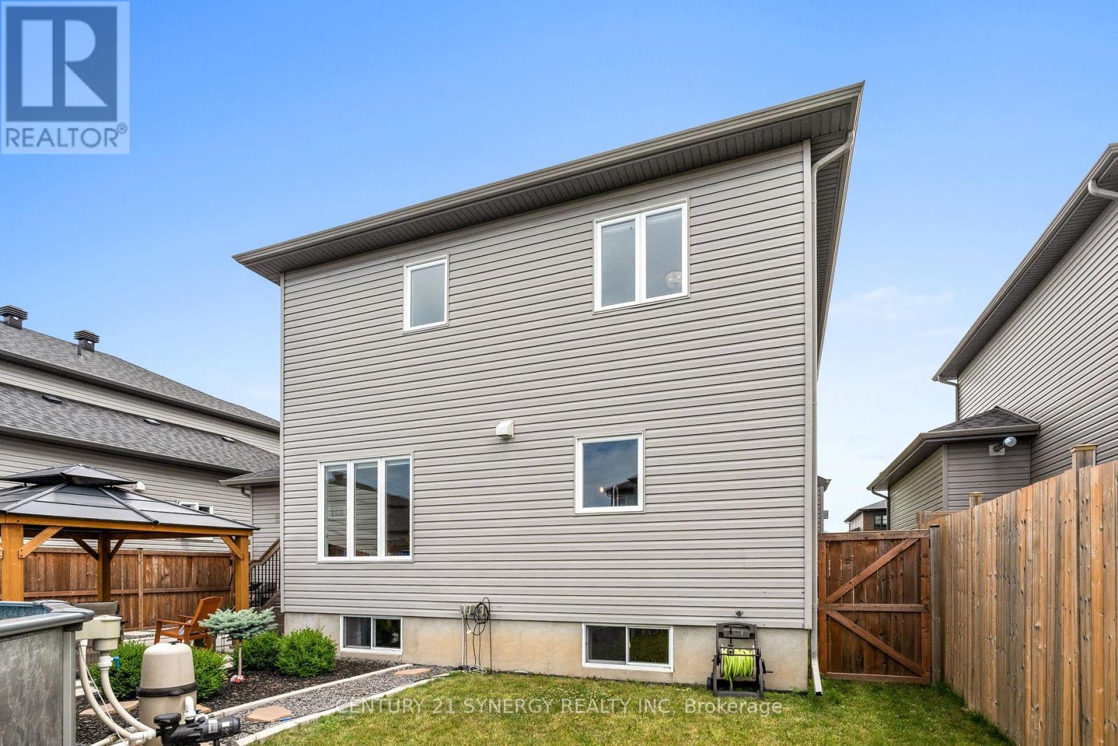 Photo 46 of 406 Provence Avenue, Russell ON