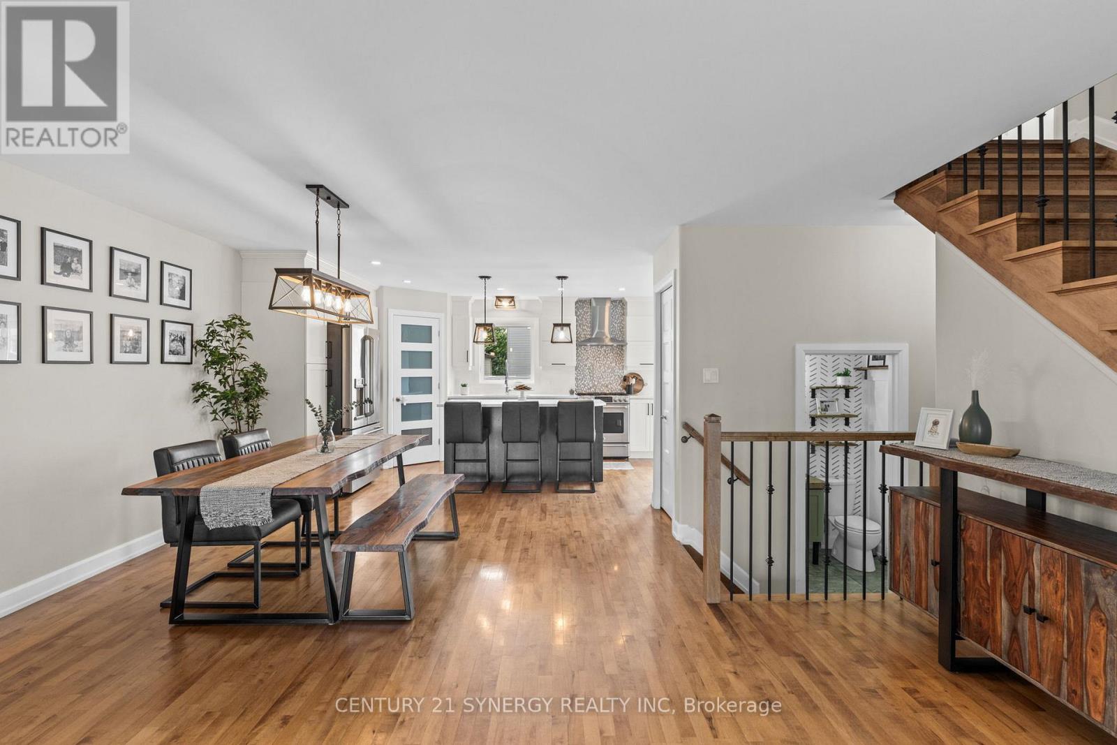 Photo 2 of 406 Provence Avenue, Russell ON