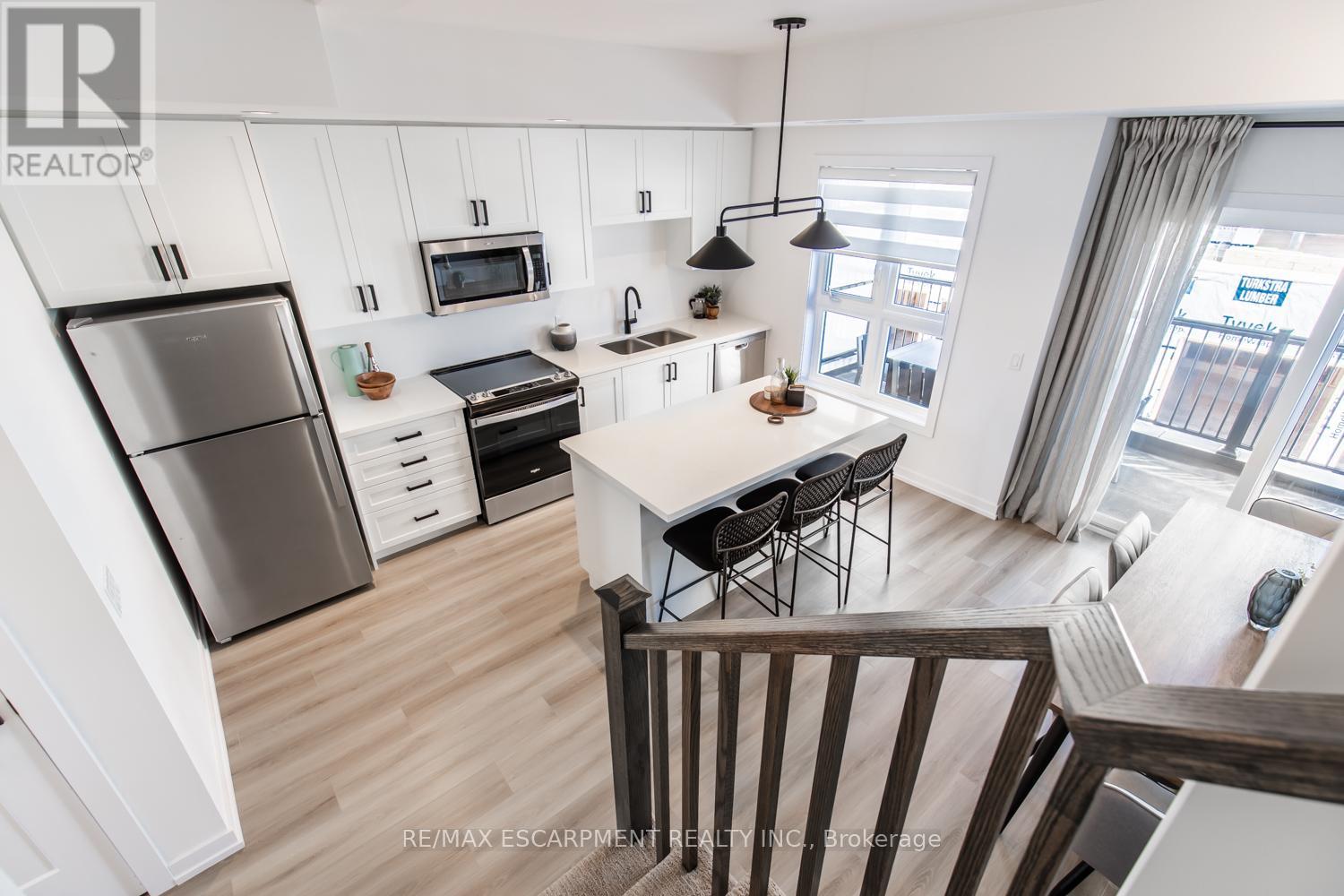 Photo 3 of 205 Burke Street, Hamilton ON