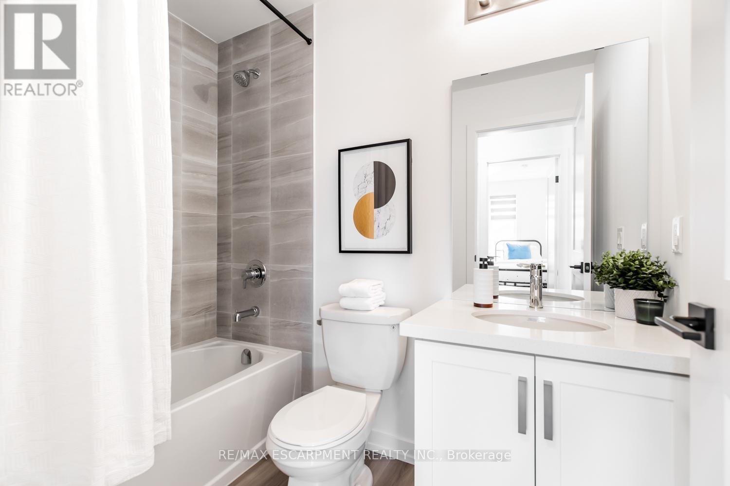 Photo 14 of 205 Burke Street, Hamilton ON