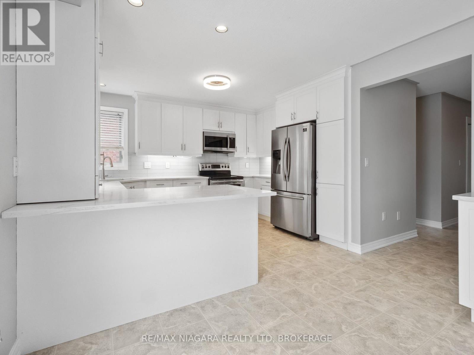 Photo 21 of 66 Hunter Drive, Welland ON