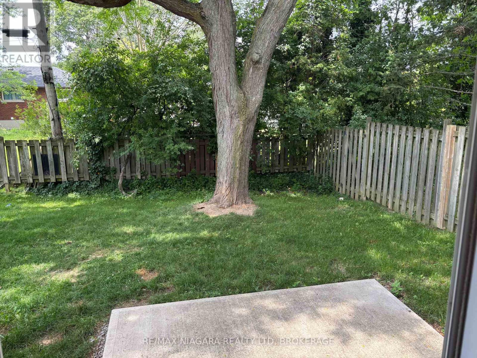Photo 5 of 12 21 Woodlawn Road, Welland ON