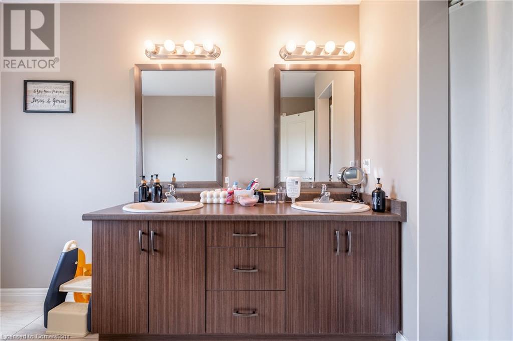 Photo 12 of 120 Vineberg Drive Unit 43, Hamilton ON