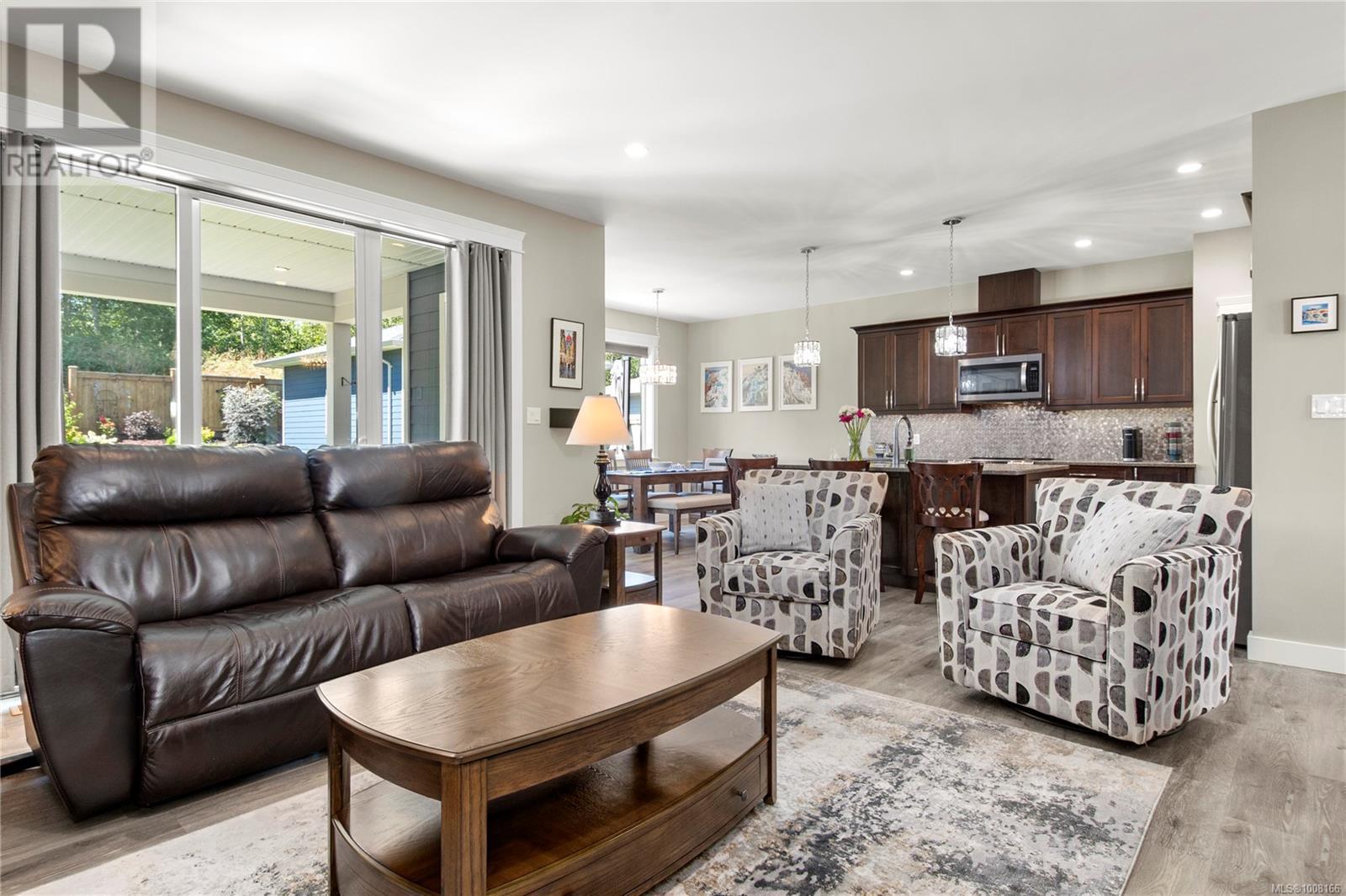 Photo 18 of 2270 Forest Grove Dr, Campbell River BC