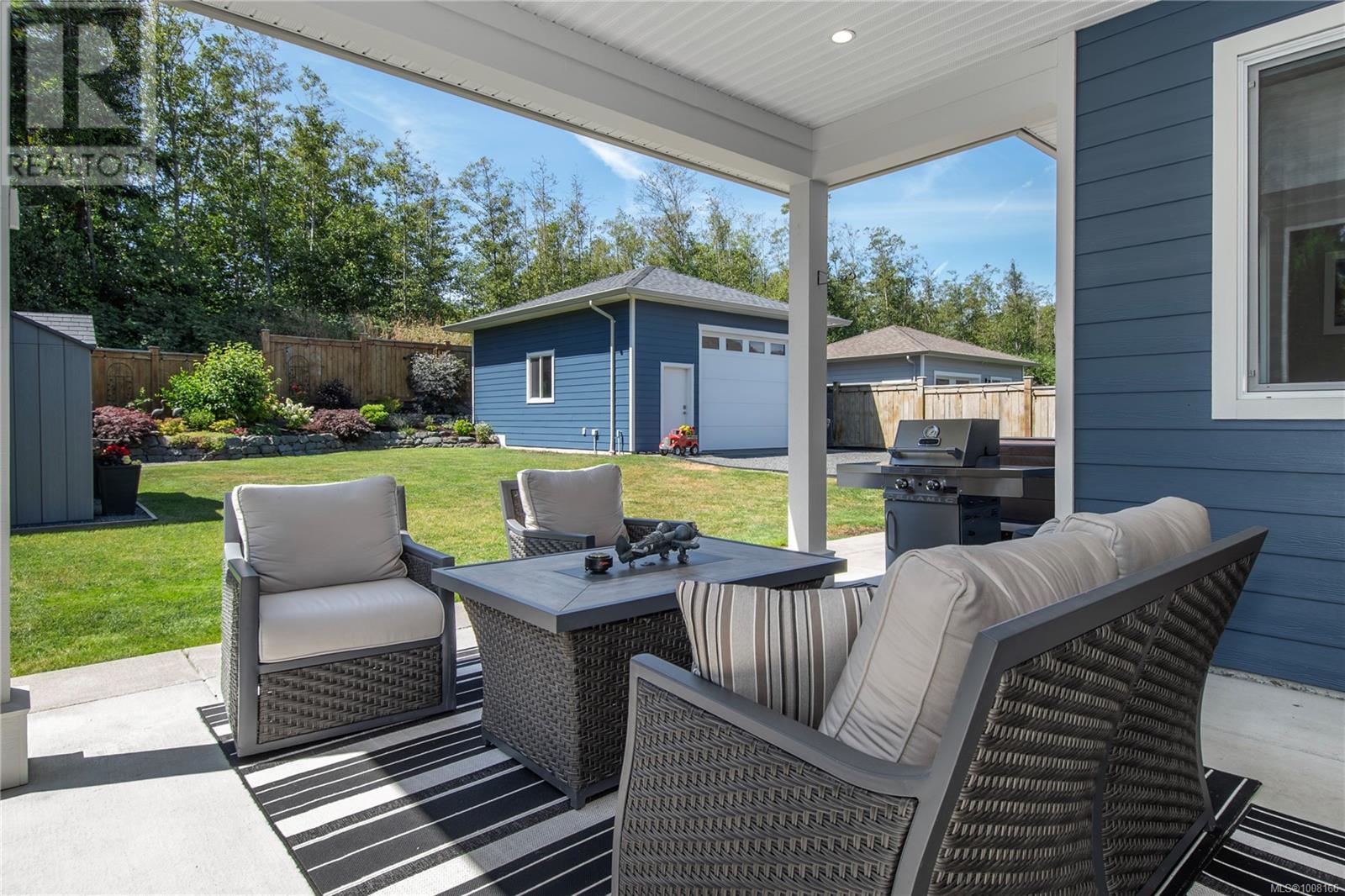 Photo 11 of 2270 Forest Grove Dr, Campbell River BC
