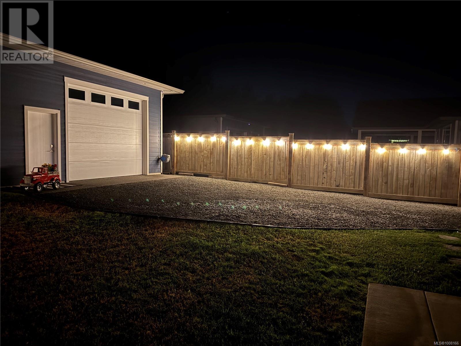 Photo 20 of 2270 Forest Grove Dr, Campbell River BC