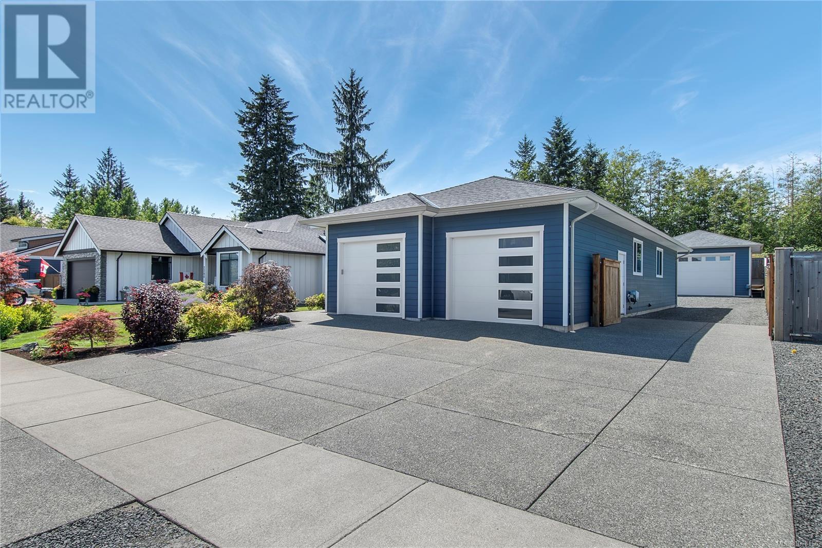 Photo 45 of 2270 Forest Grove Dr, Campbell River BC