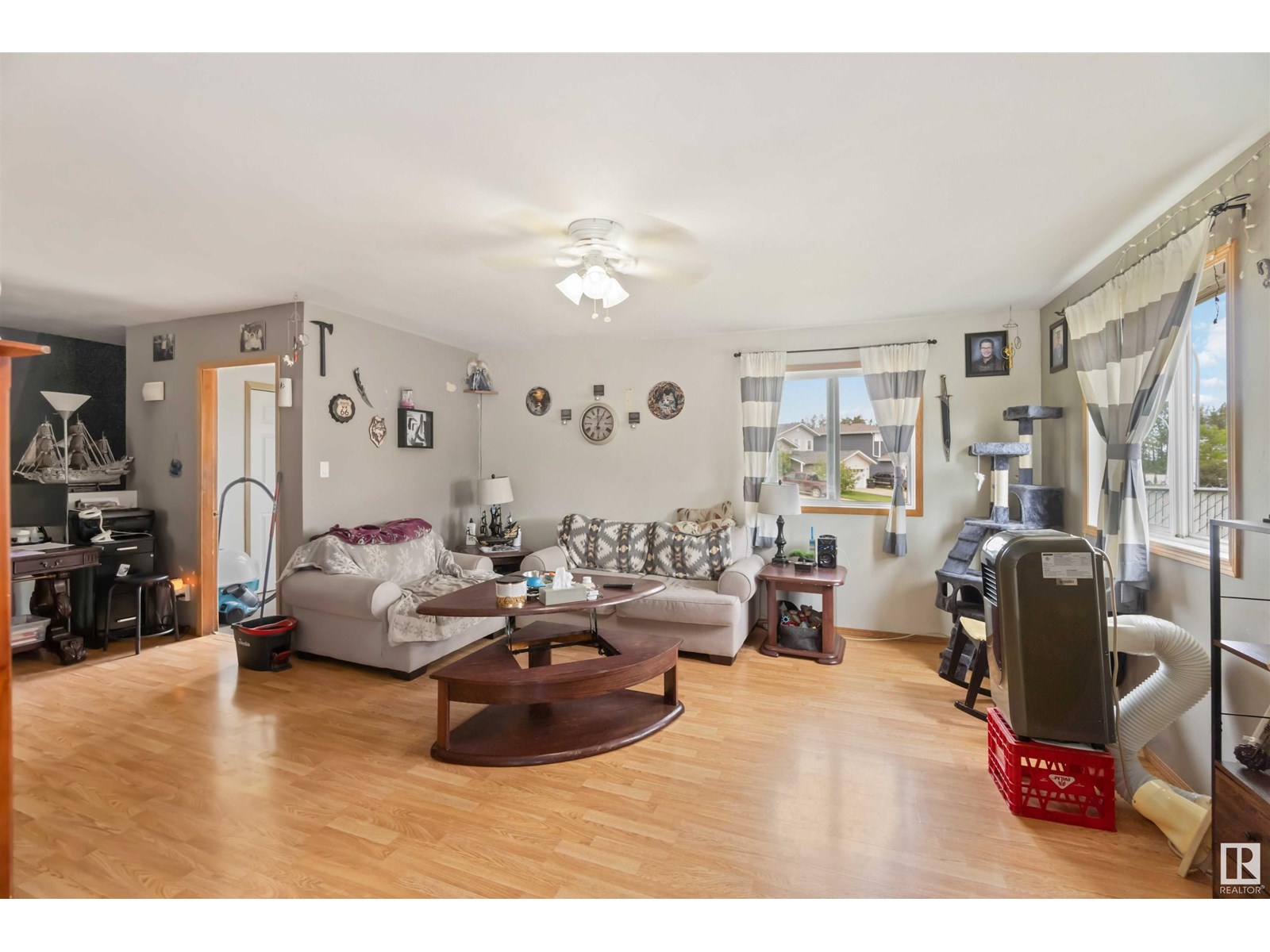 Photo 10 of 5328 63 St, Redwater AB