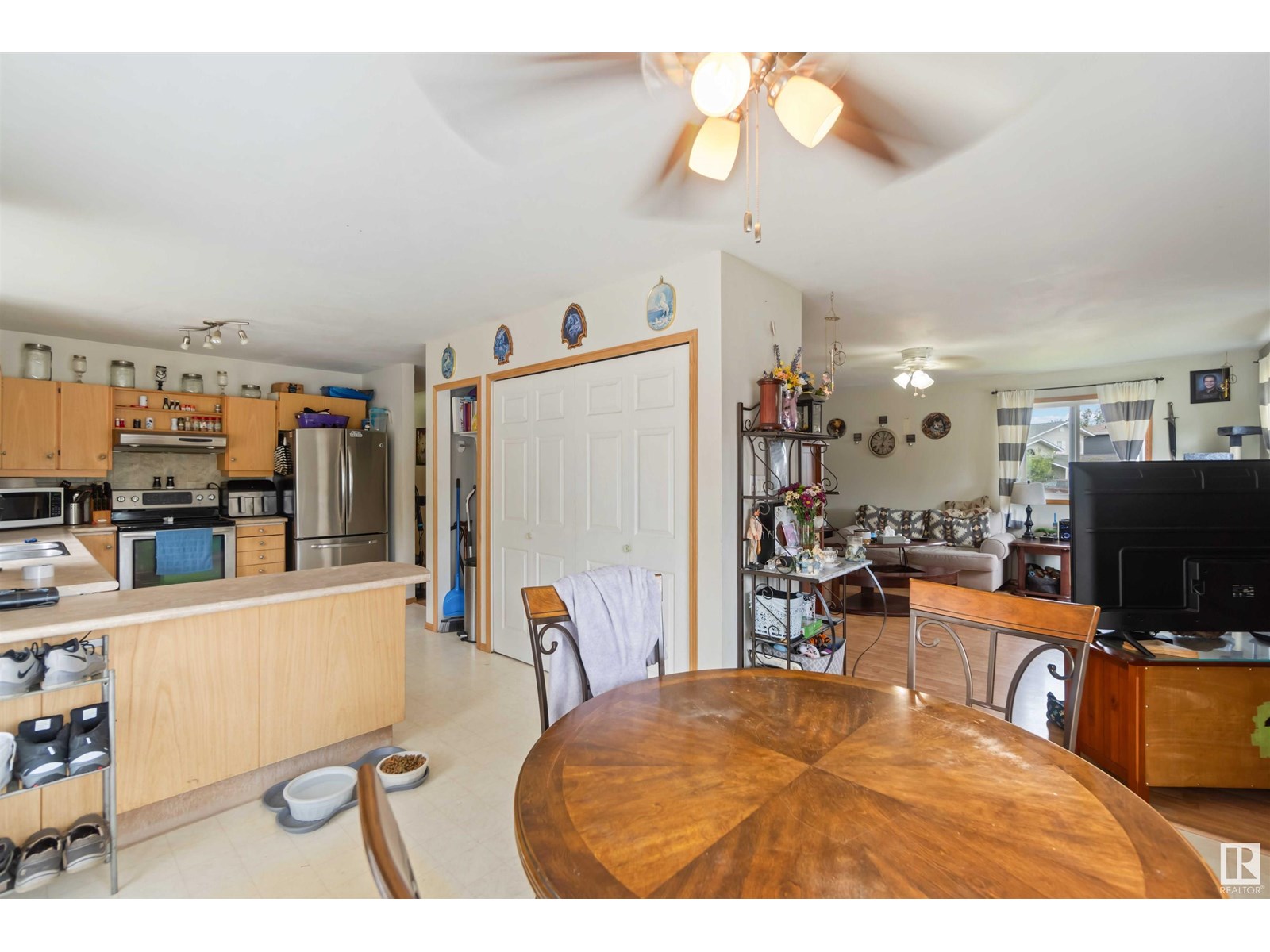 Photo 11 of 5328 63 St, Redwater AB