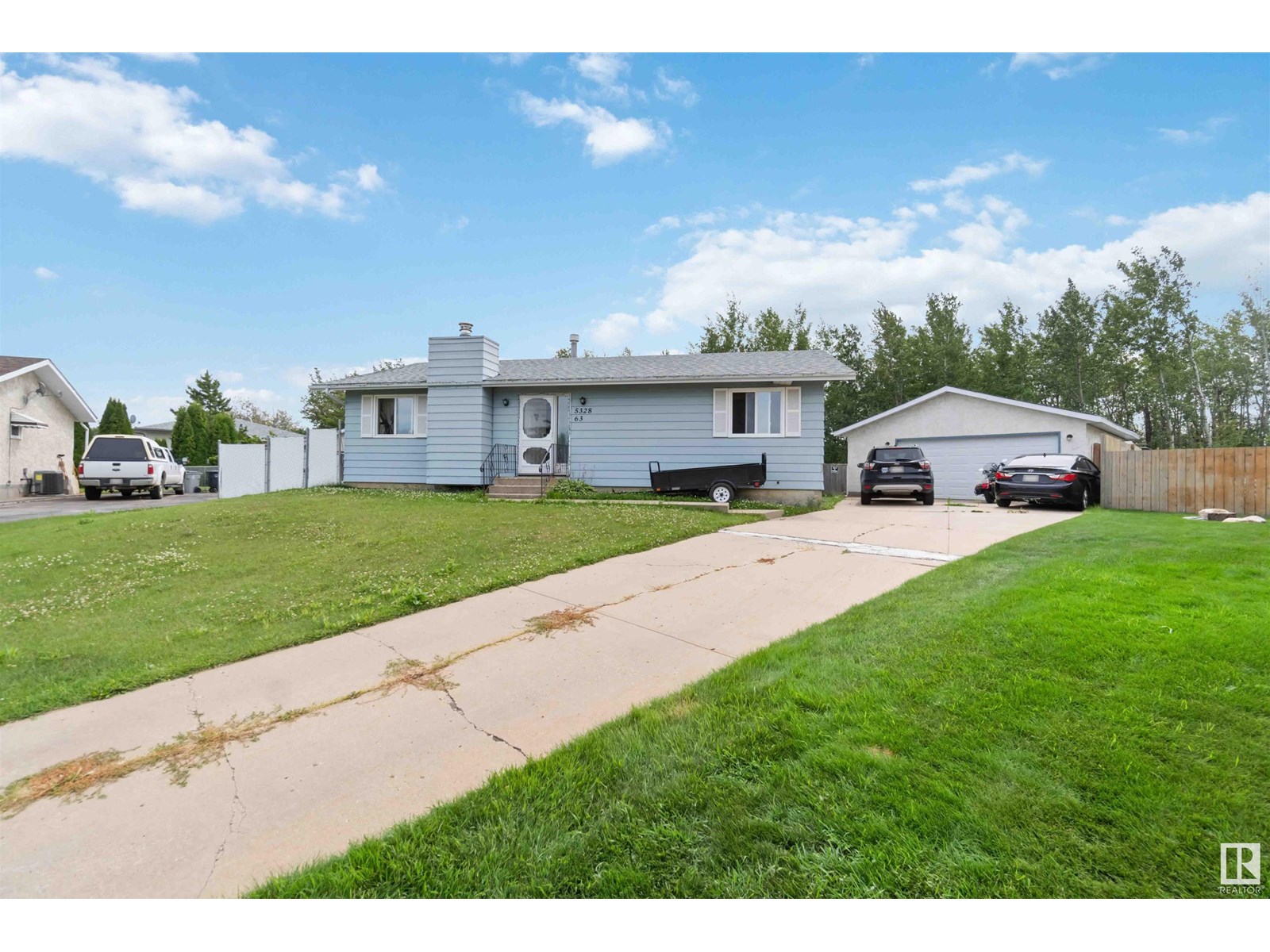 Photo 3 of 5328 63 St, Redwater AB
