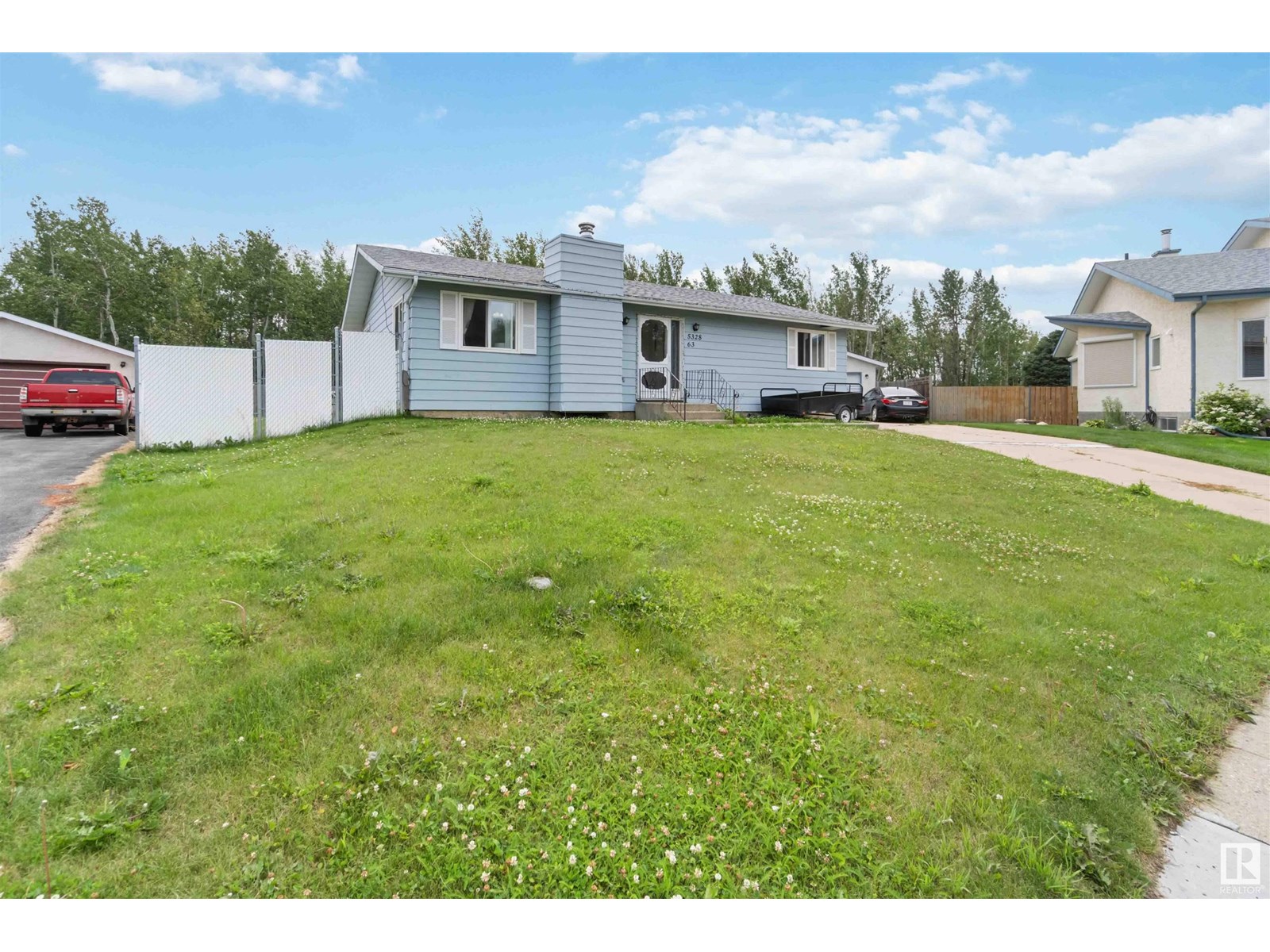 Photo 4 of 5328 63 St, Redwater AB