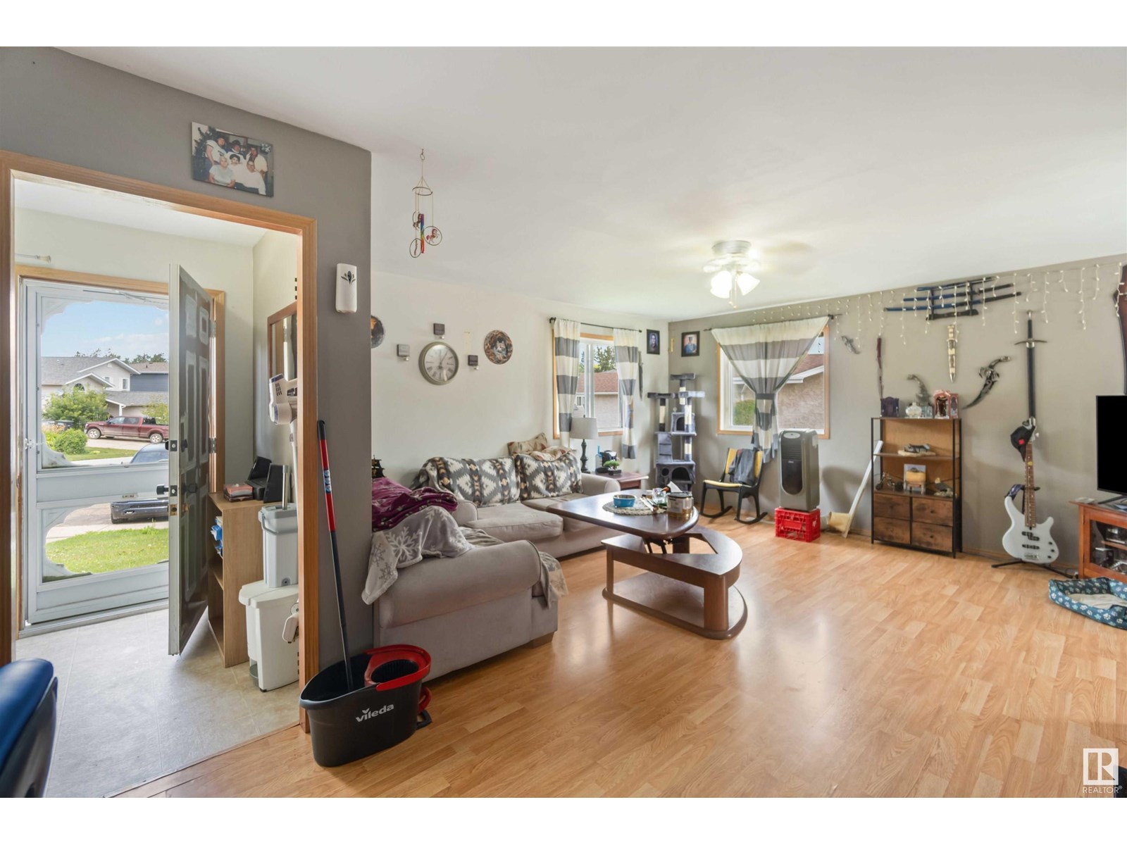 Photo 6 of 5328 63 St, Redwater AB