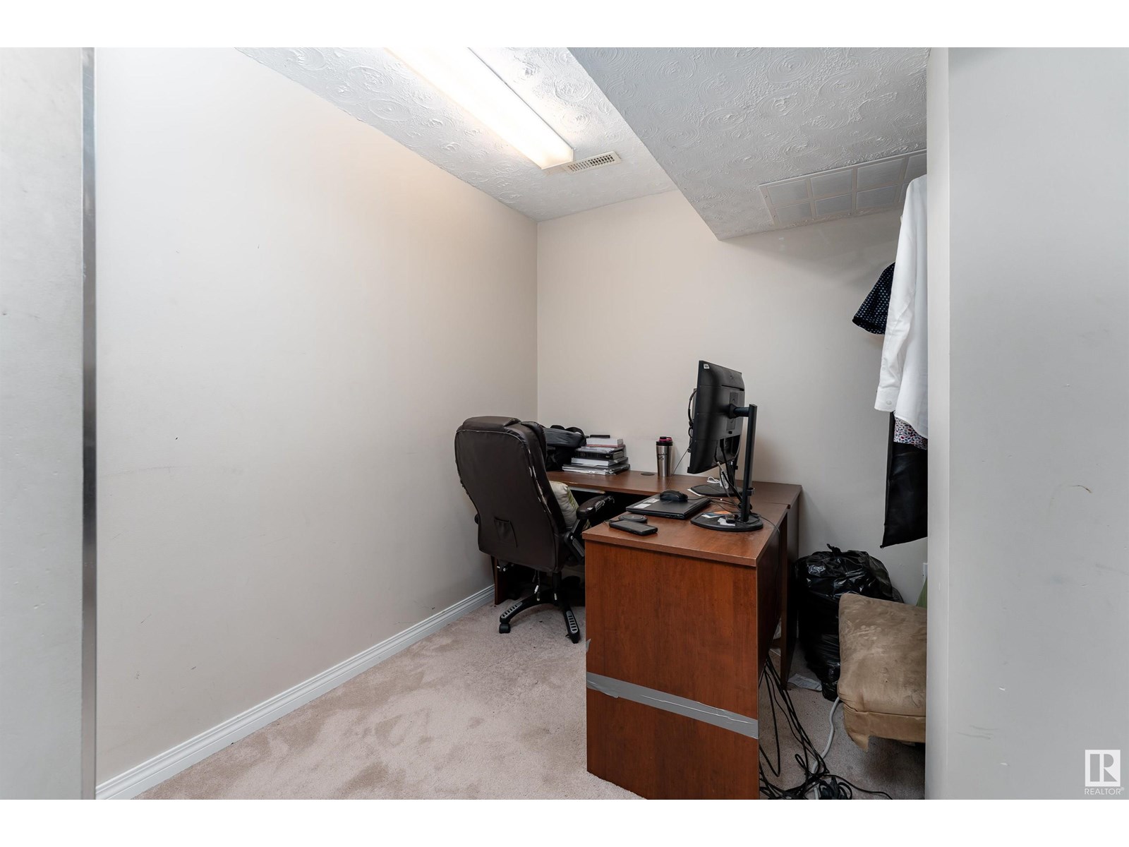 Photo 25 of 100 Marlborough Pl Nw, Edmonton AB