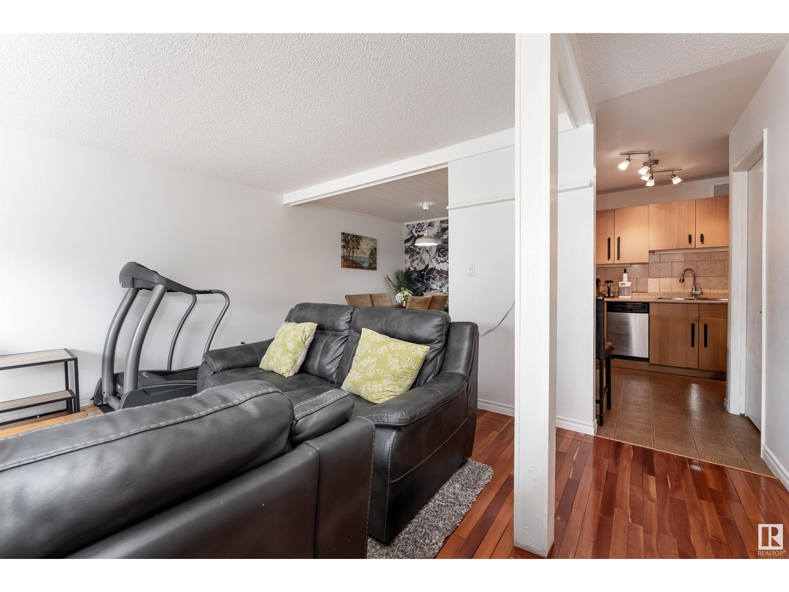 Photo 4 of 100 Marlborough Pl Nw, Edmonton AB