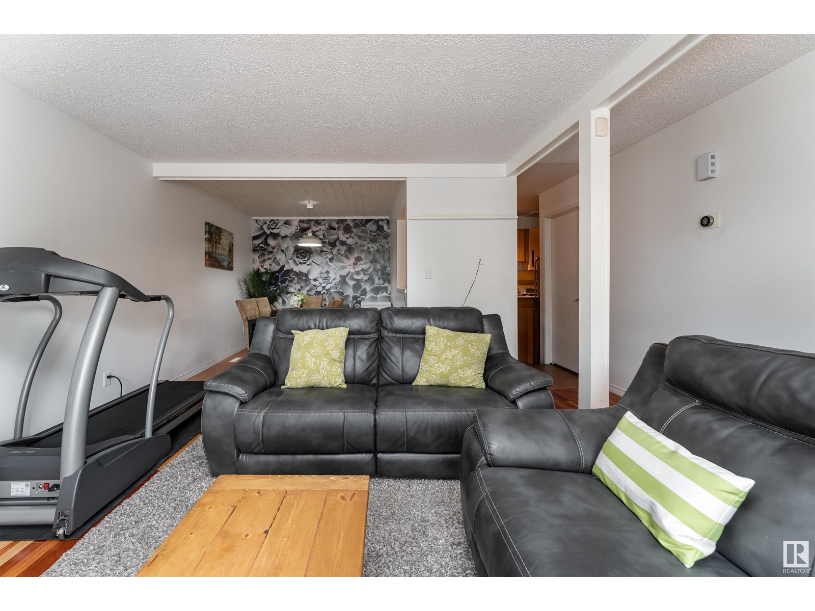 Photo 11 of 100 Marlborough Pl Nw, Edmonton AB