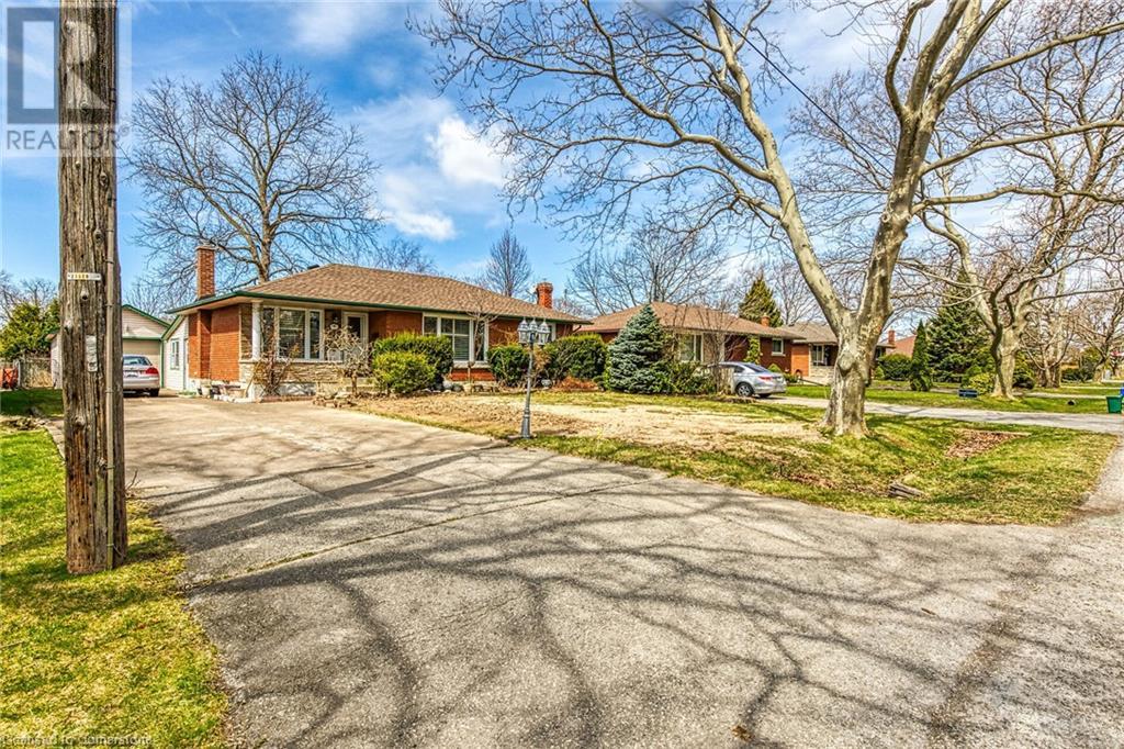 Photo 9 of 9 Gavin Drive, St Catharines ON