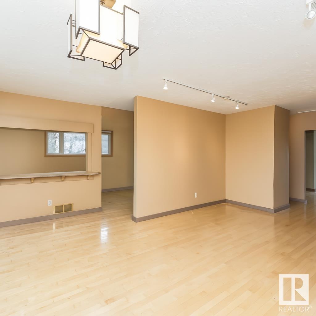 Photo 41 of 14732 91 Av Nw, Edmonton AB