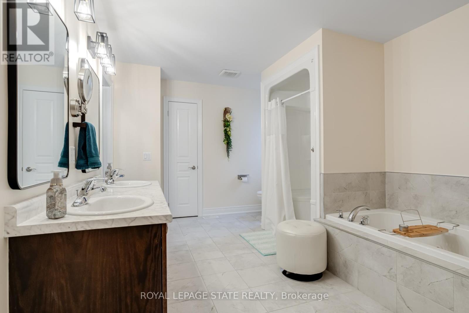 Photo 19 of 4003 Lower Coach Road, Fort Erie ON