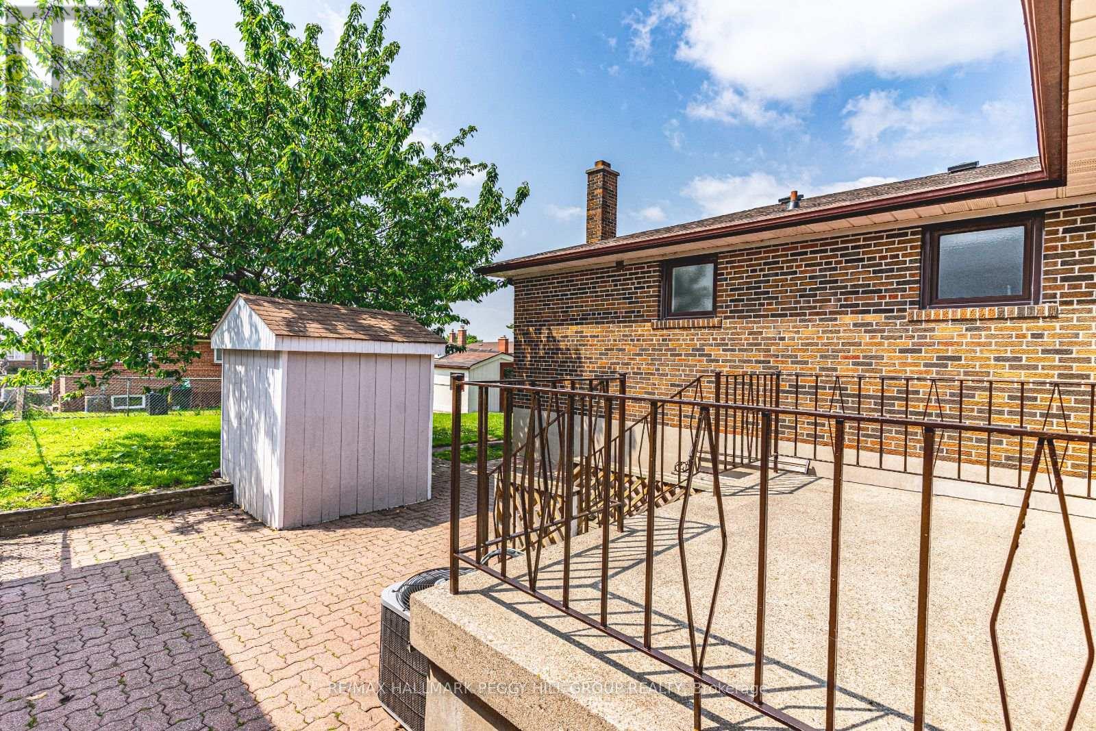 Photo 16 of 39 Frith Road, Toronto ON