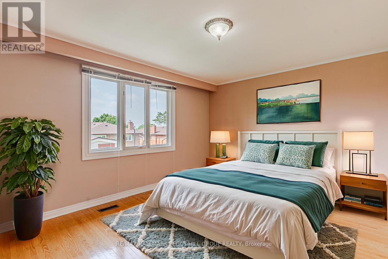 Photo 6 of 39 Frith Road, Toronto ON
