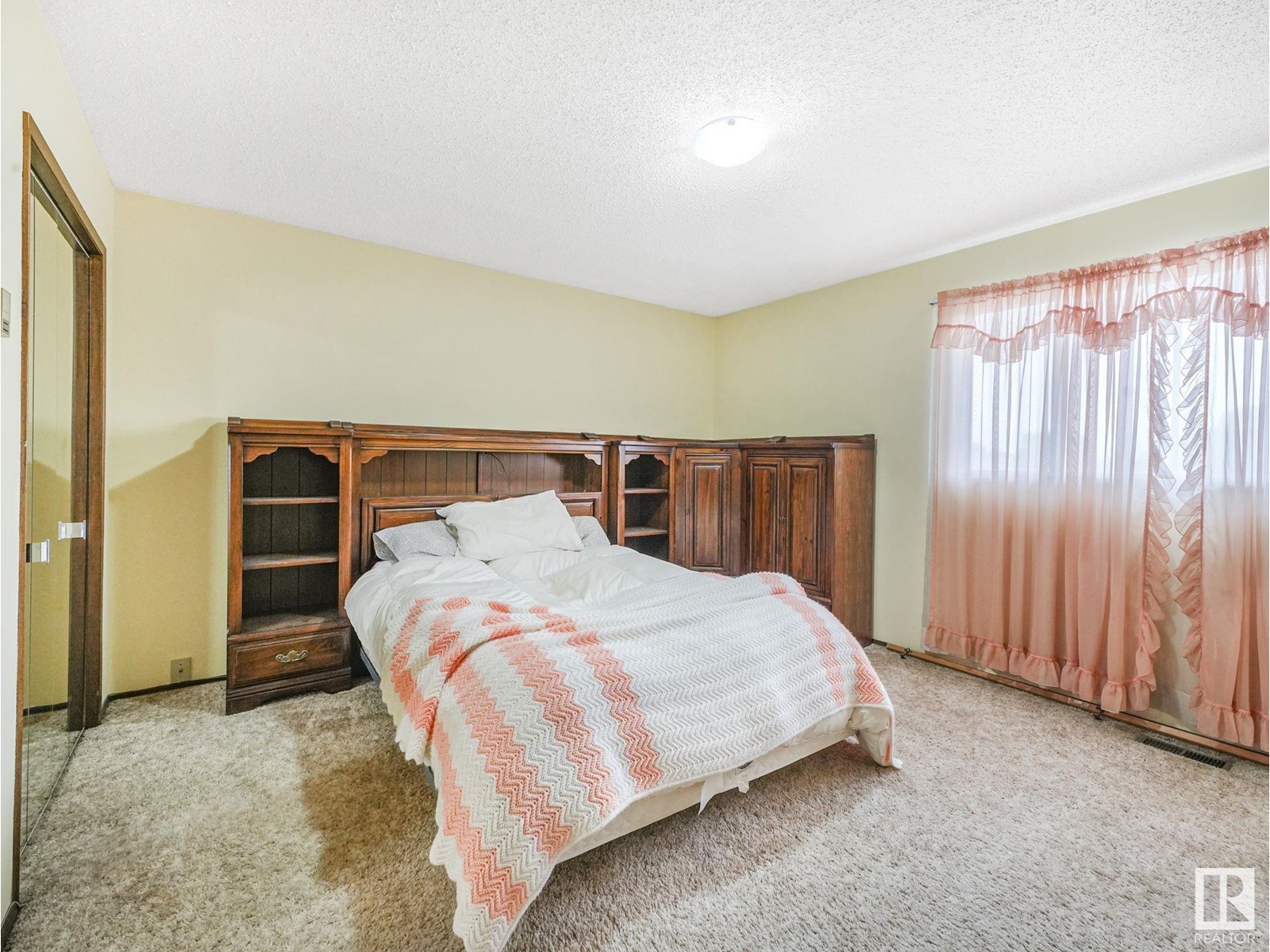 Photo 41 of 10206 173 A Av Nw, Edmonton AB