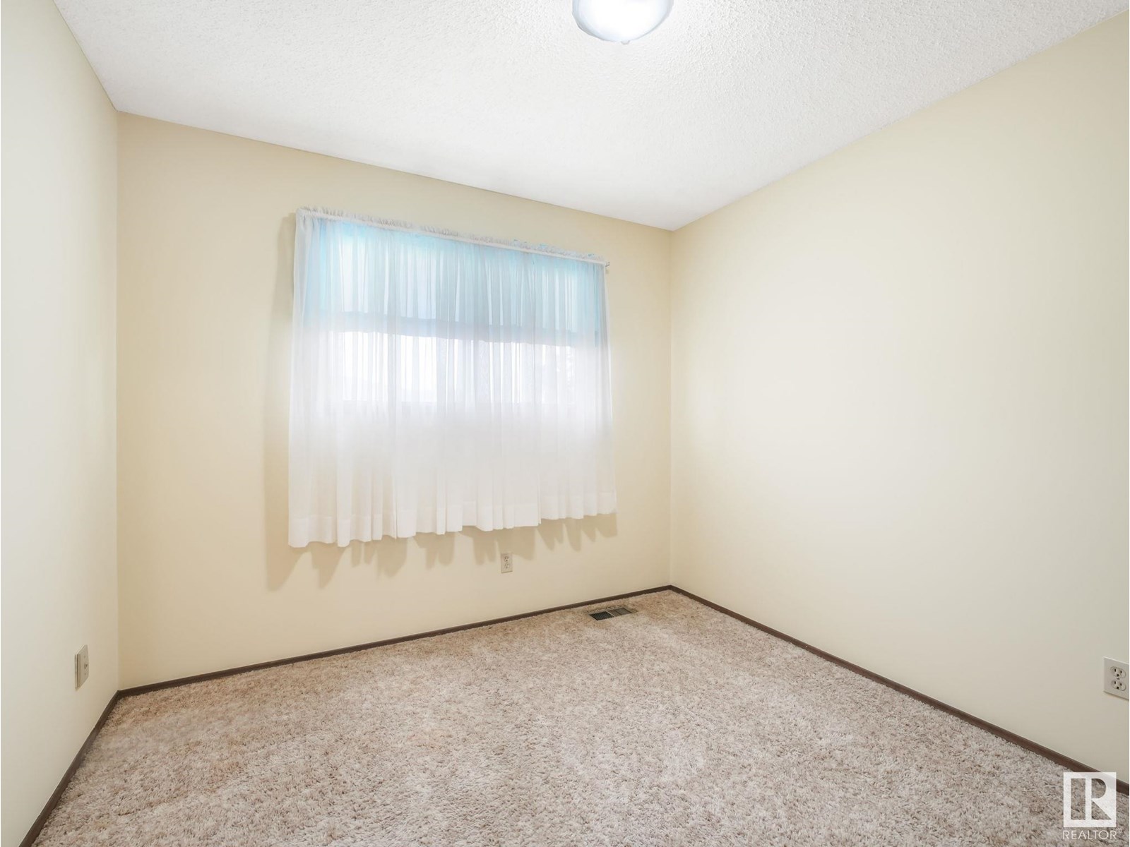 Photo 65 of 10206 173 A Av Nw, Edmonton AB