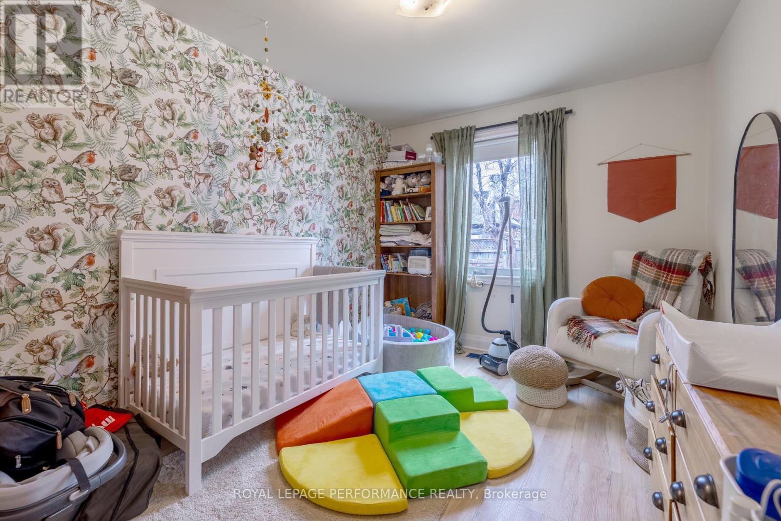 Photo 19 of 45 Mcnaughton Avenue, Ottawa ON