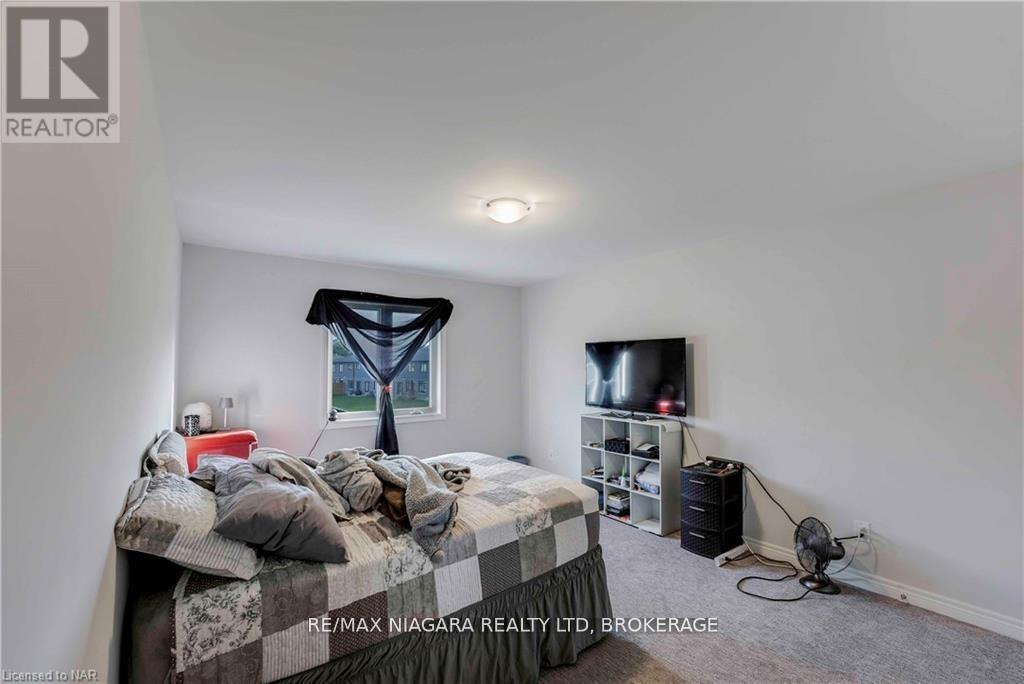 Photo 11 of 7125 Parsa Street, Niagara Falls ON