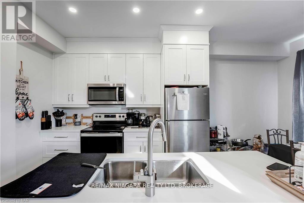 Photo 5 of 7125 Parsa Street, Niagara Falls ON