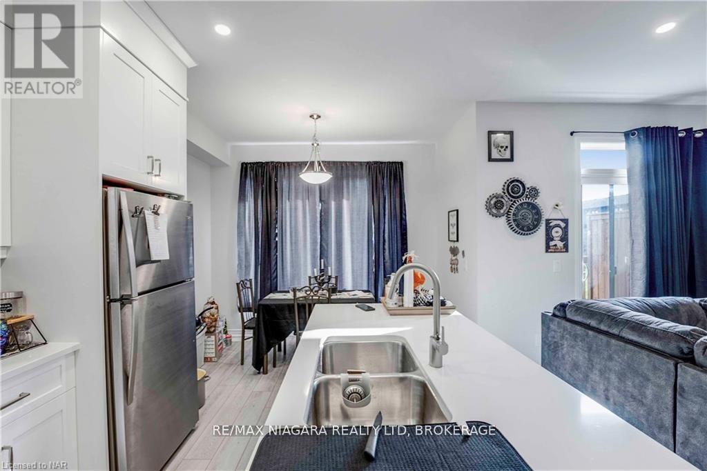 Photo 6 of 7125 Parsa Street, Niagara Falls ON