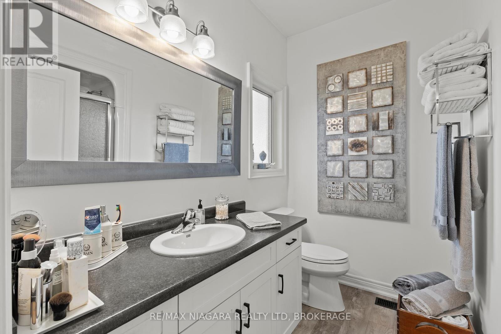 Photo 9 of 35 Burleigh Road S, Fort Erie ON