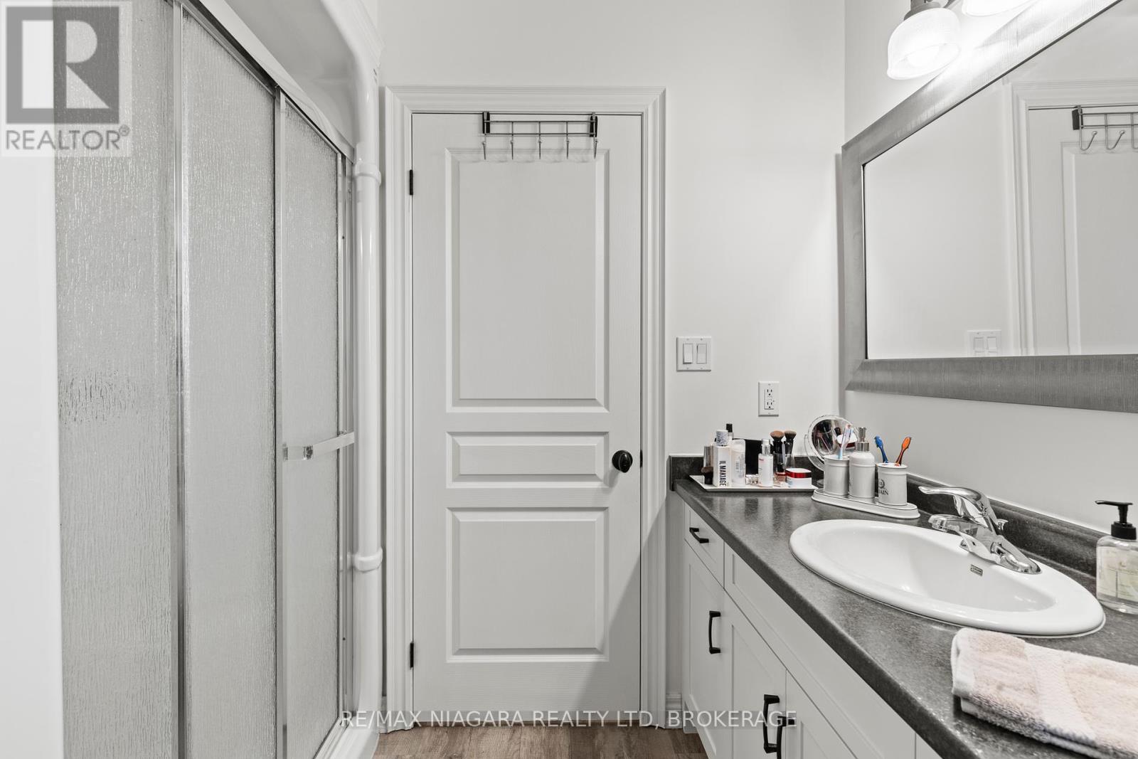 Photo 12 of 35 Burleigh Road S, Fort Erie ON