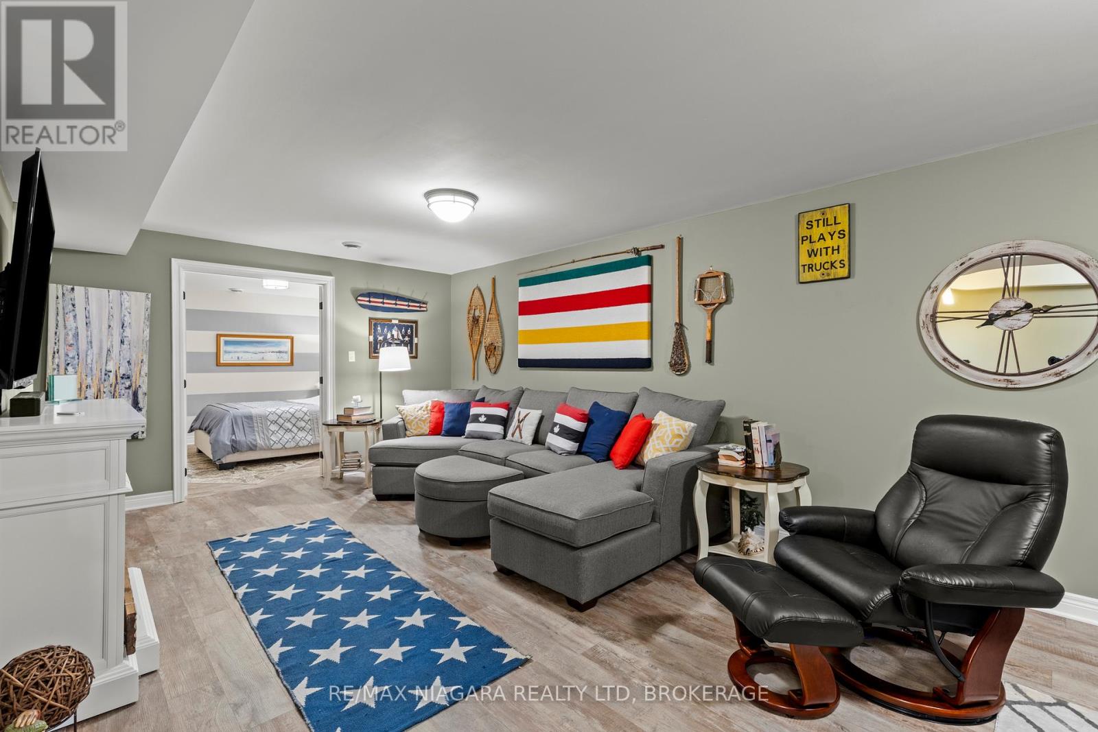 Photo 6 of 35 Burleigh Road S, Fort Erie ON
