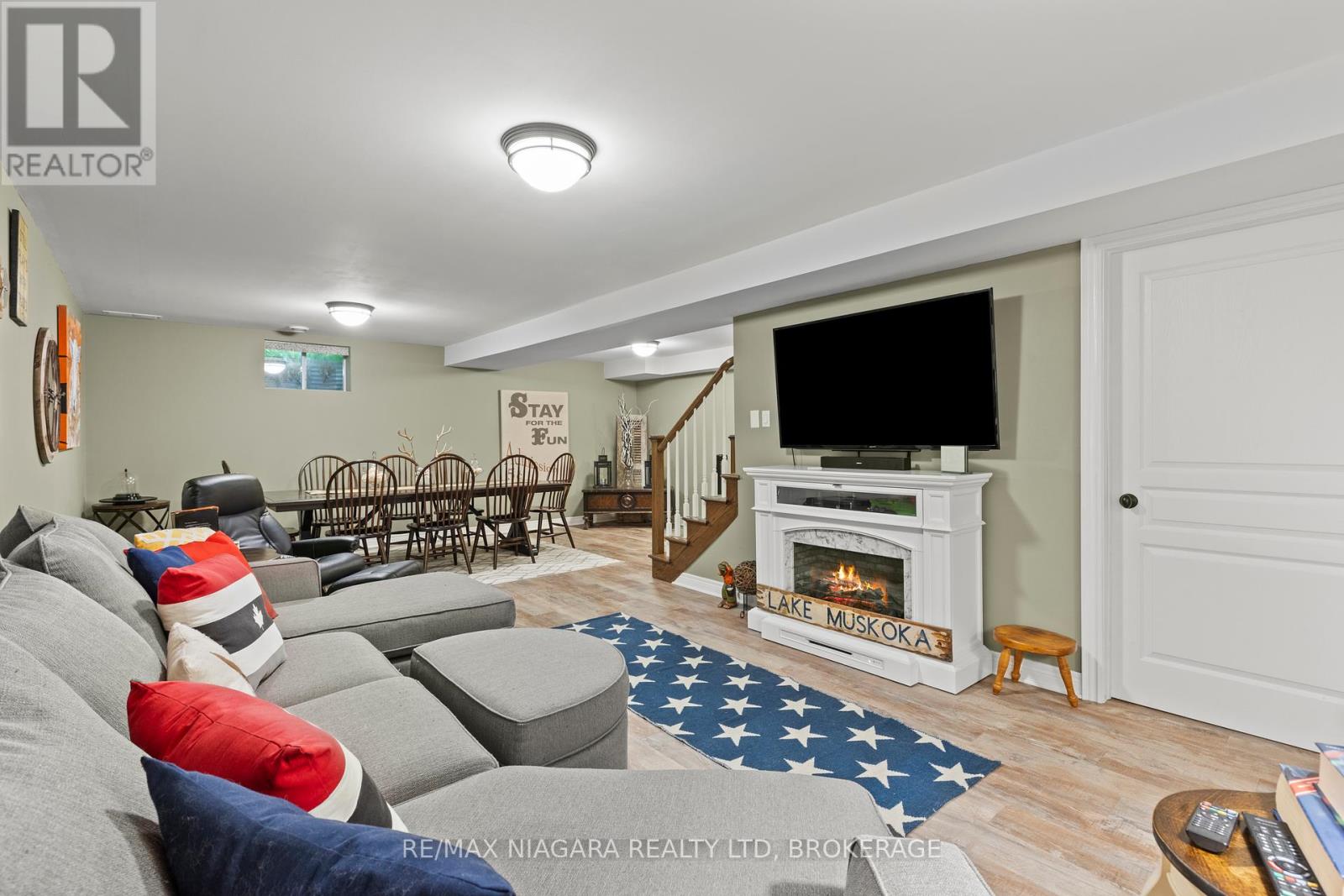Photo 4 of 35 Burleigh Road S, Fort Erie ON